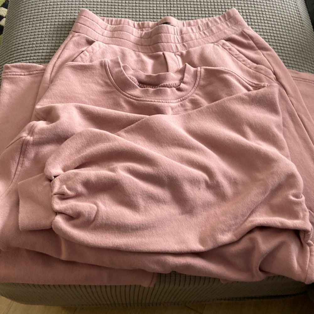 Uggs sweat suits mauve.